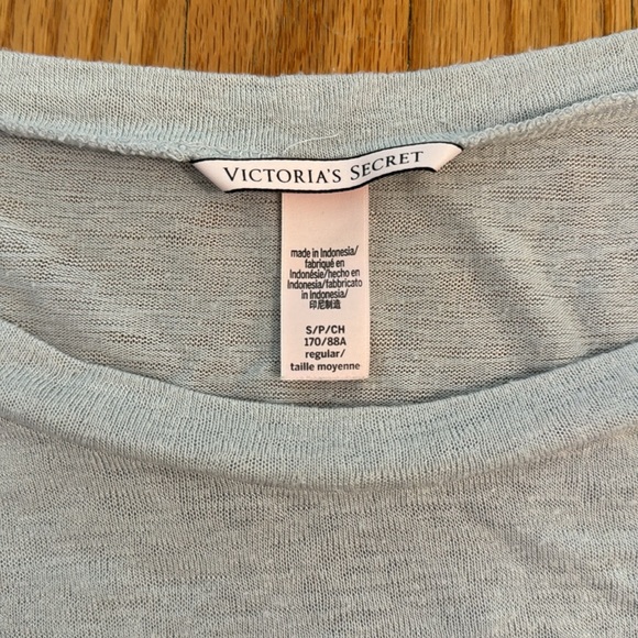 Victoria’s Secret grey lightweight longsleeve pajama top - Picture 2 of 5